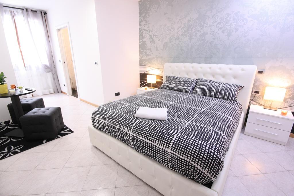 B&B Black&White And Apartments Cantù Rom bilde