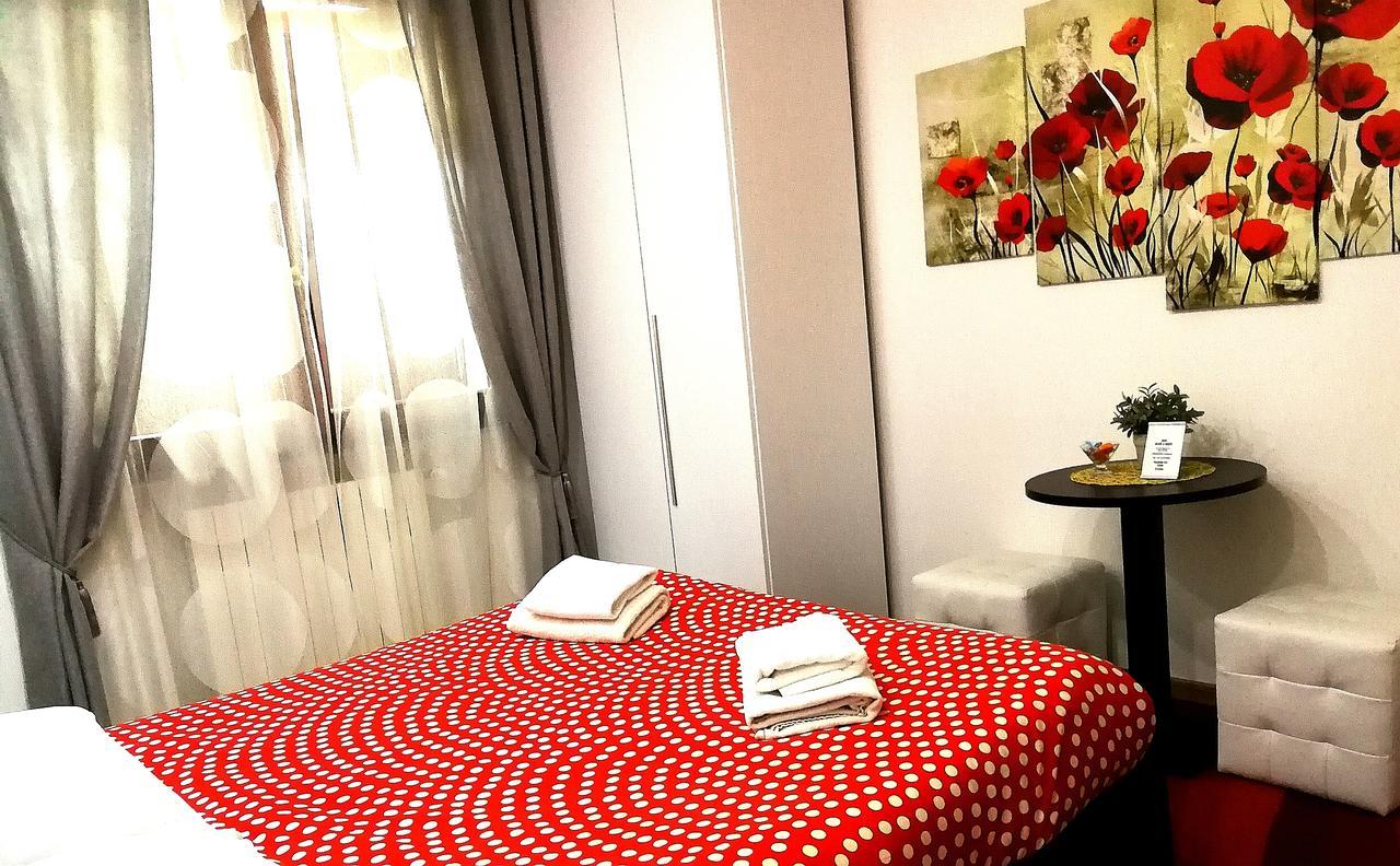 B&B Black&White And Apartments Cantù Eksteriør bilde